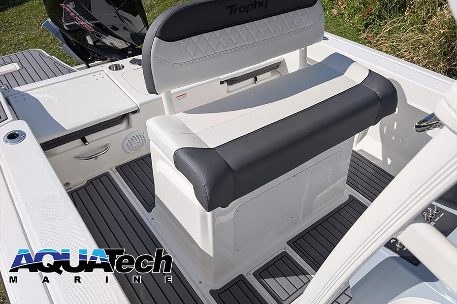 2025 Trophy T22CC Center Console