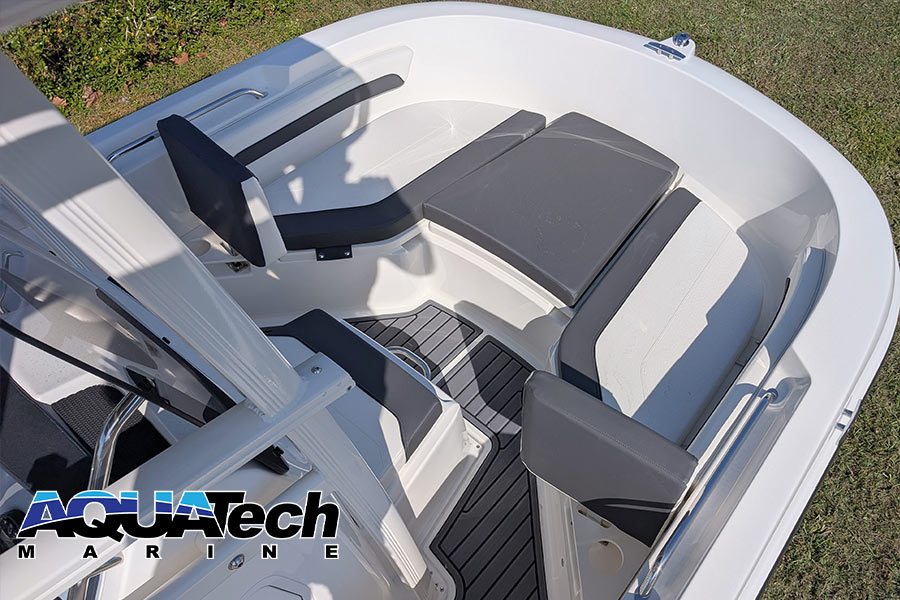2025 Trophy T22CC Center Console