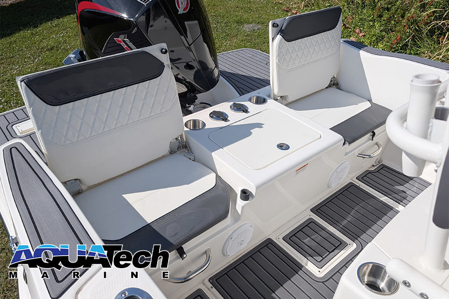 2025 Trophy T22CC Center Console
