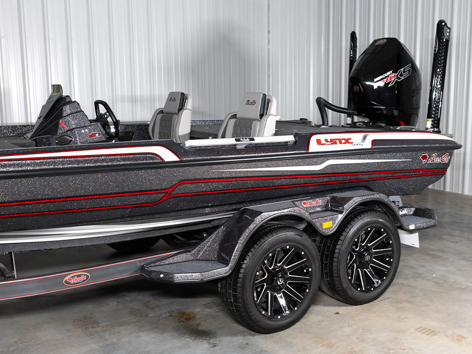 Bass Cat Lynx STS